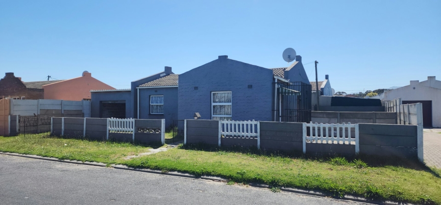 3 Bedroom Property for Sale in Palm Park Western Cape